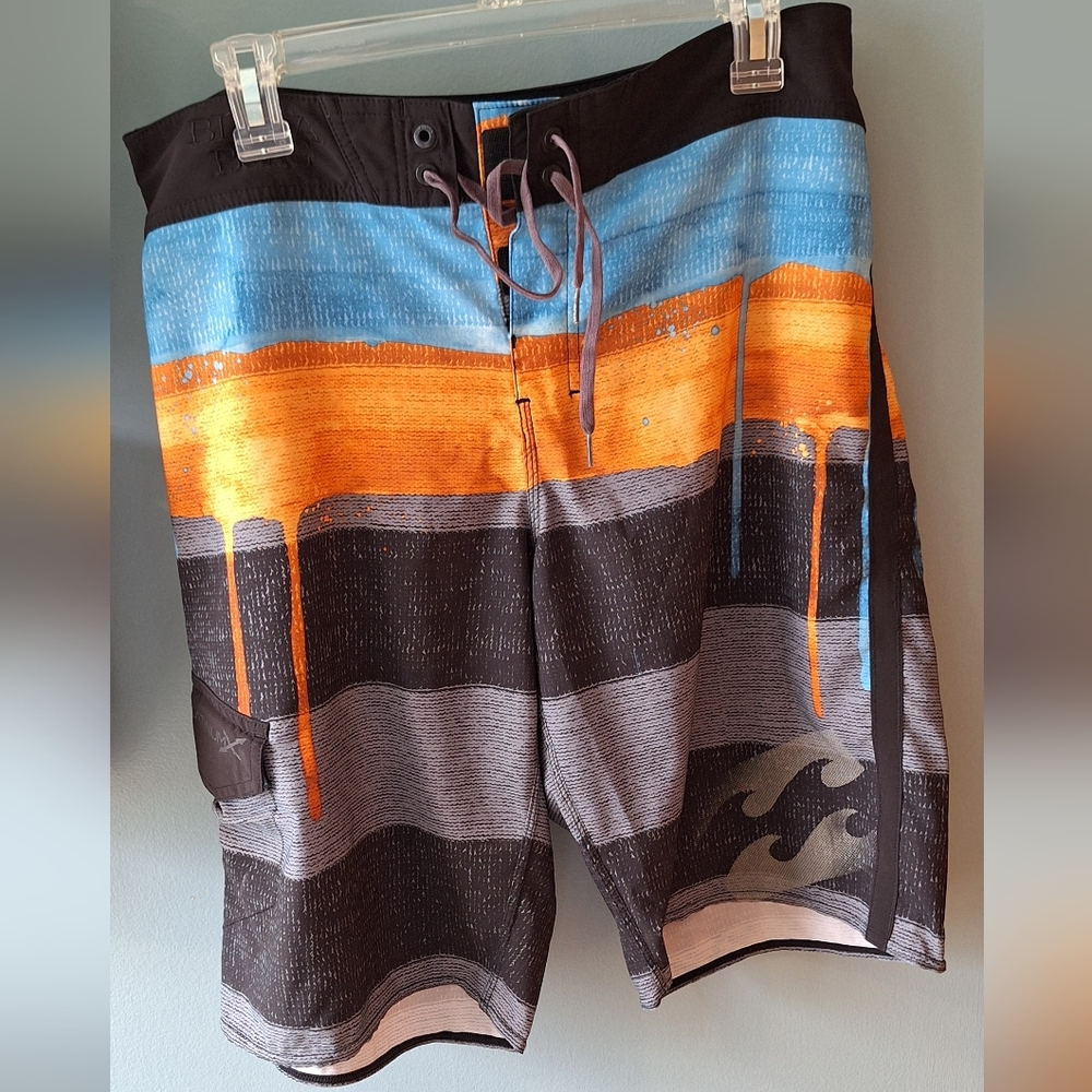 Billabong Men's Board Shorts - Black, Gray, Orange, and Blue Size 33